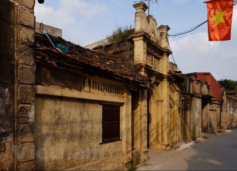 exploring antique beauty of 5th century village in hanois suburb