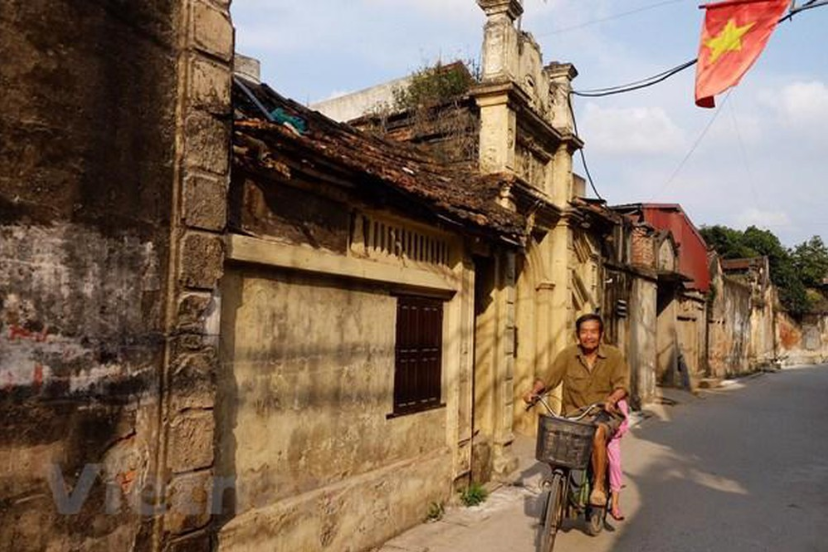 exploring antique beauty of 5th century village in hanois suburb