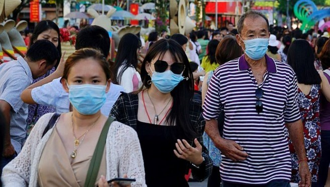 COVID-19 (July 25): Hanoi requires wearing mask in public places