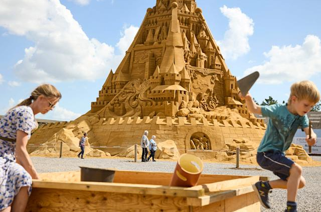 World"s Biggest Sandcastle Built In Denmark, Taking 5,000 Tons Of Sand ...