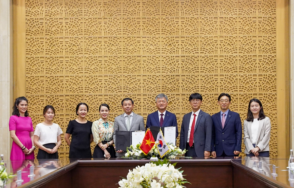 Vingroup and K-Sure sign MoU to accelerate business cooperation