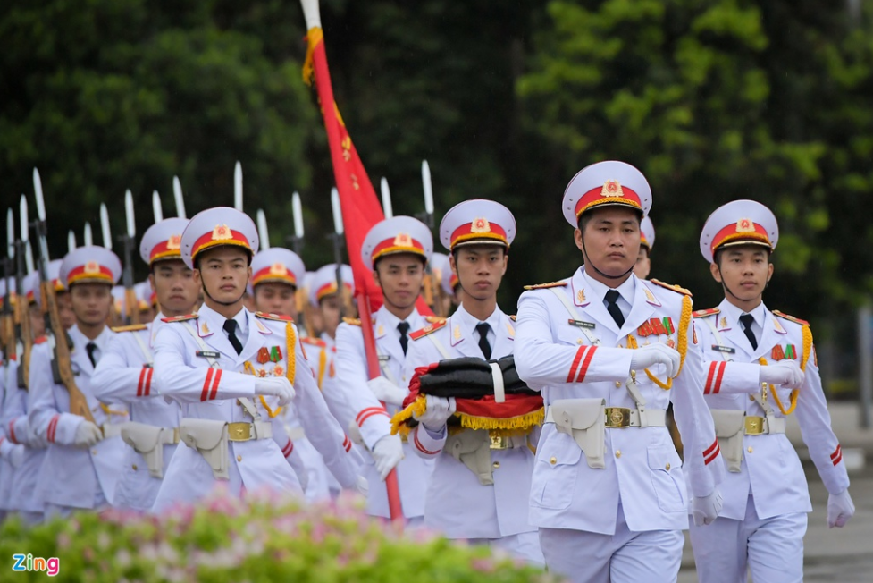 Hanoi flew flags at half-mast at General Secretary Le Kha Phieu funeral