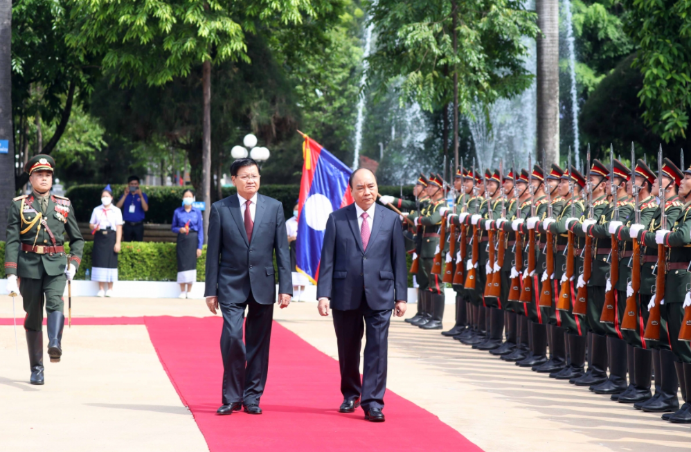 Vietnamese & Laotian high-level Leaders Meet to Boost Cooperation During Current Visit