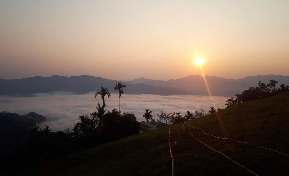 photo cloudy season on truong son mountain range