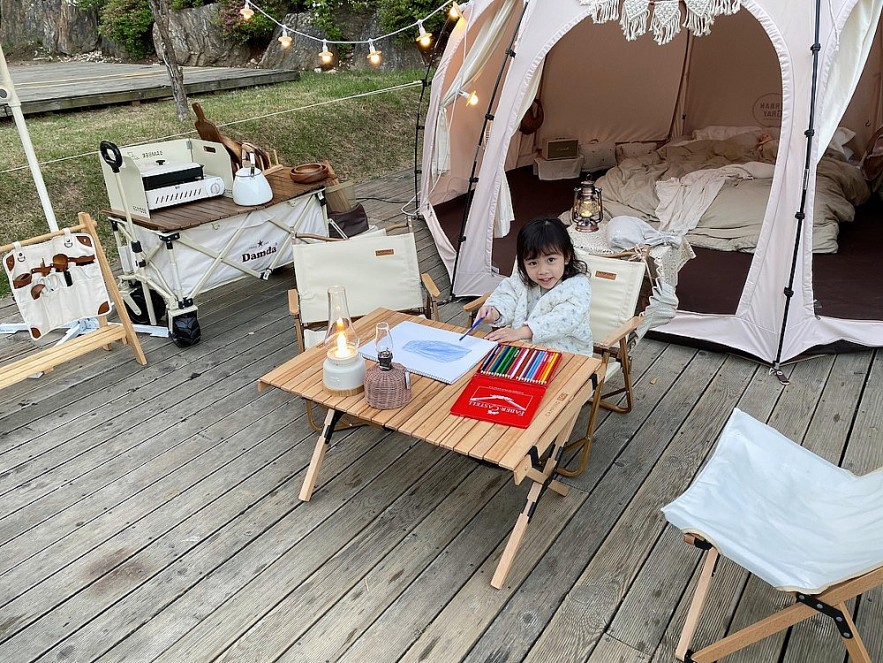 Vietnamese-Korean family Teach Children About Nature Through Camping