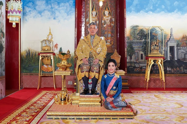 who is sineenat wongvajirapakdi thailand kings first in a century royal consort