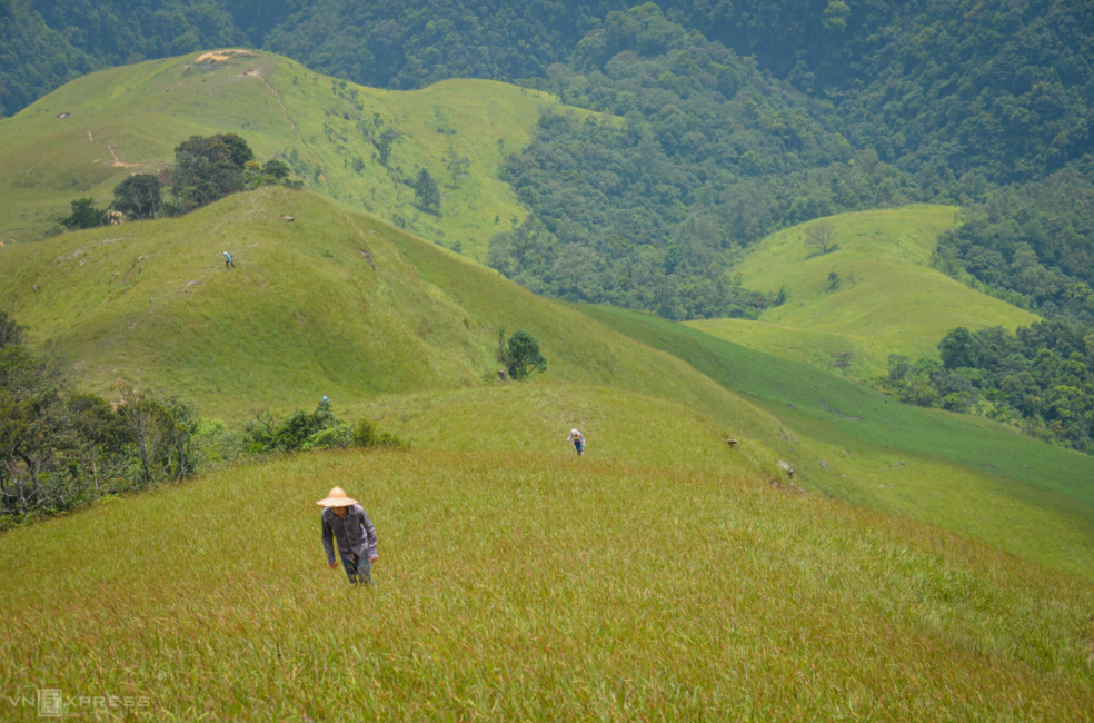 Mount Mau Son: Conquering the "dinosaur backbone" sight