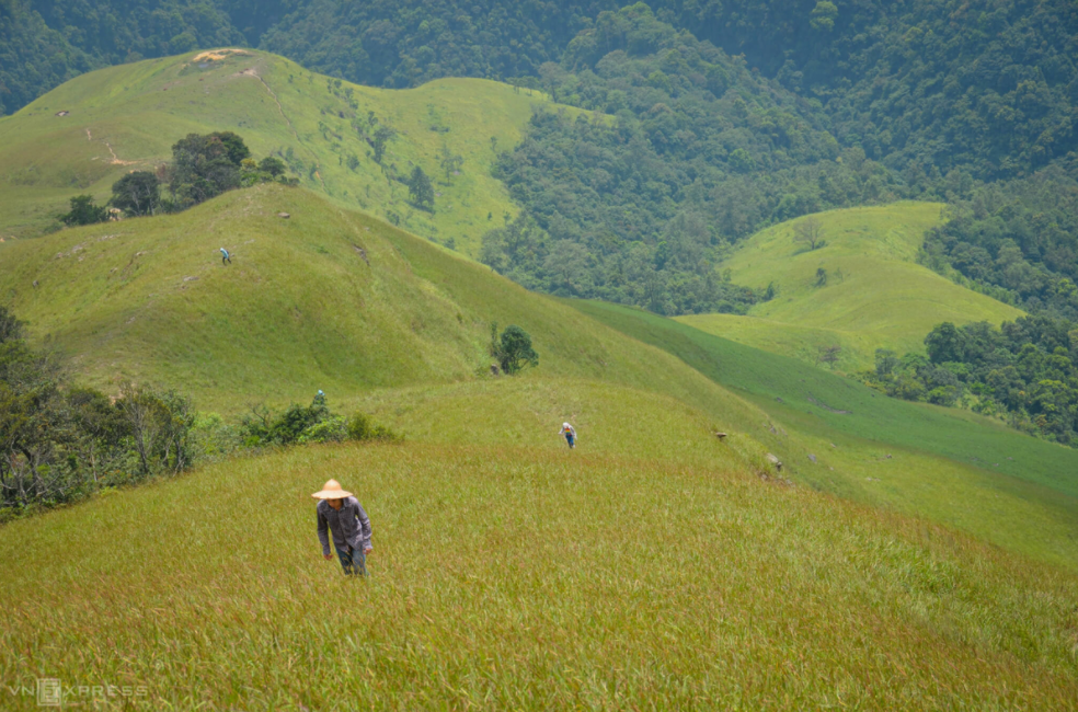 Mount Mau Son: Conquering the mount mau son conquering the dinosaur backbone sight