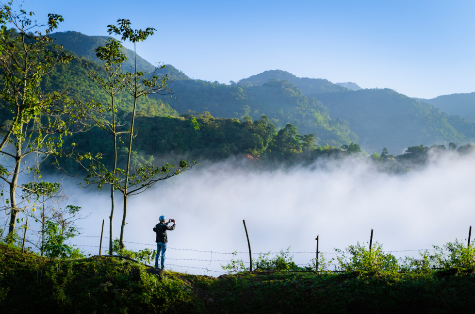 quang tri mountainous areas engulfed in morning mist