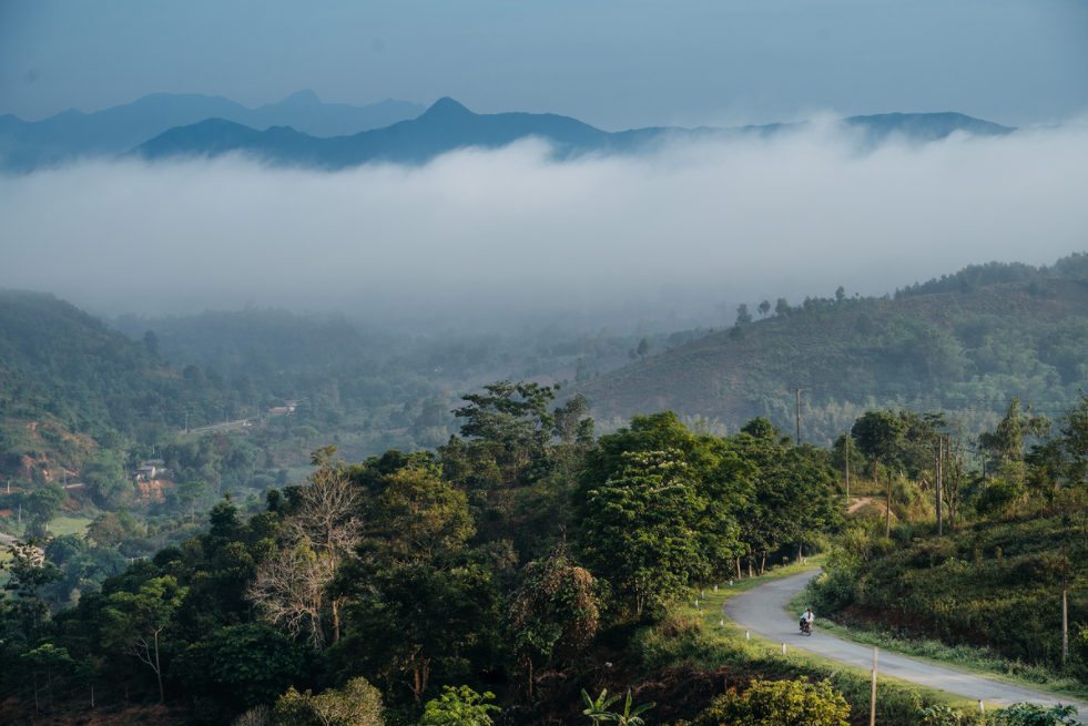 quang tri mountainous areas engulfed in morning mist