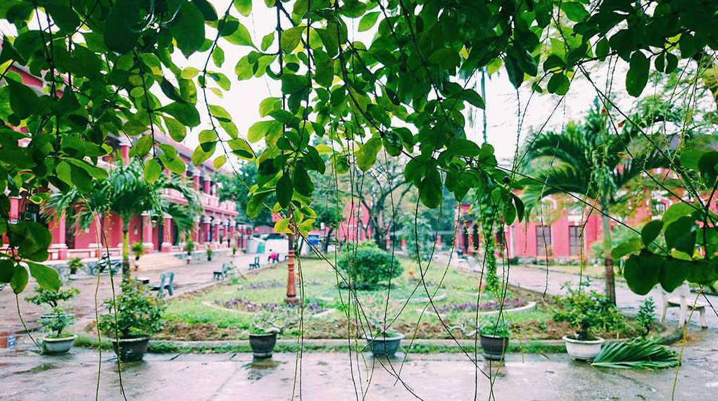 Top 3 schools & universities in Hue famous for its photogenic architecture