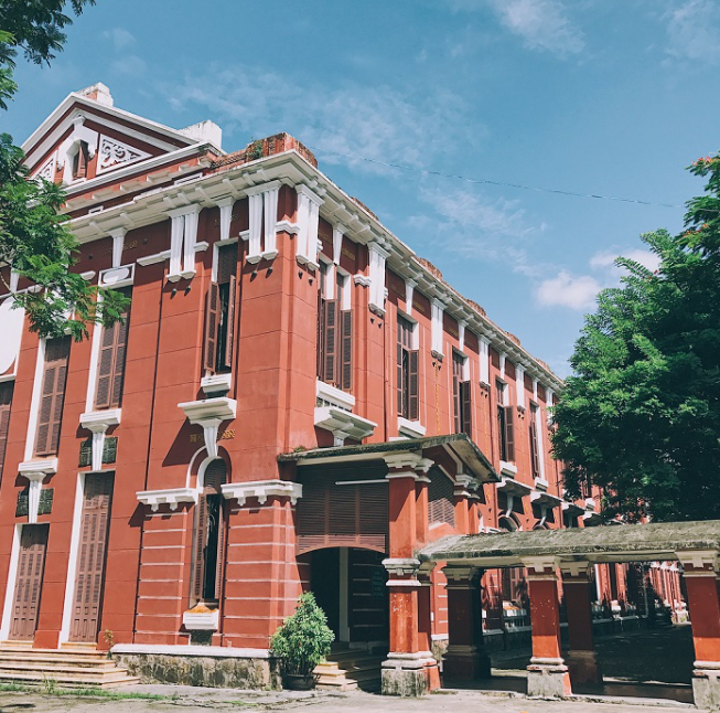 Top 3 schools & universities in Hue famous for its photogenic architecture