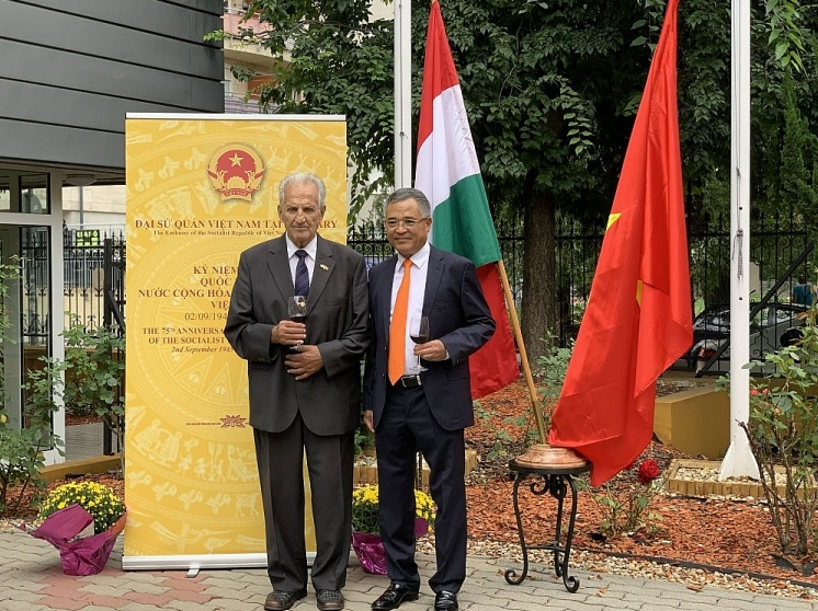 vietnam hungary relations increasingly tightened on all fronts