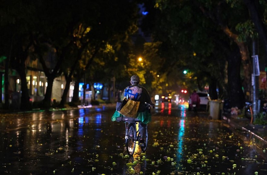 Peaceful Autumn Arrives in Hanoi