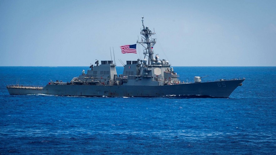 US Sails Ship Through South China Sea Despite Beijing’s New Notification Law