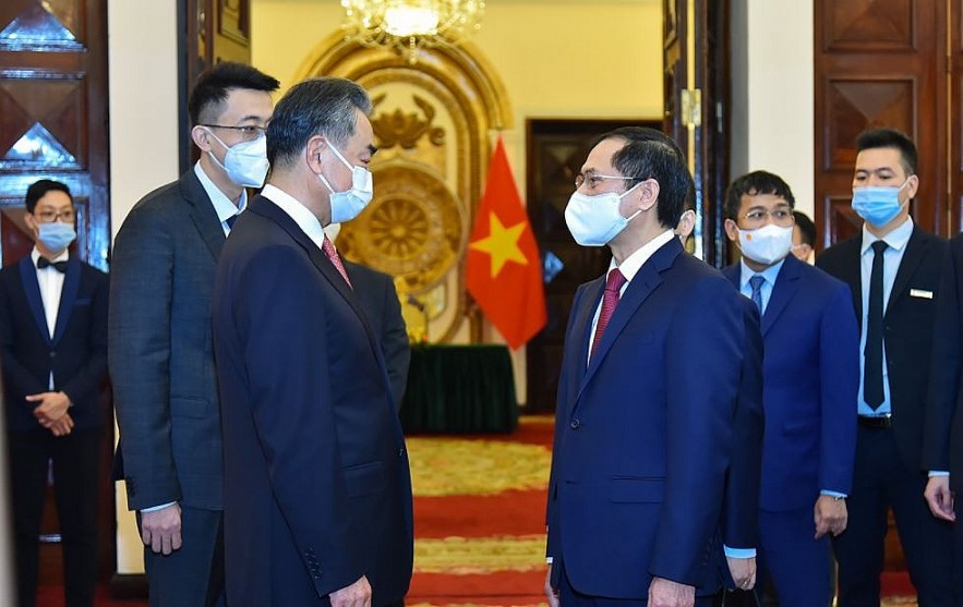 Vietnamese Leaders Welcome Chinese FM, Stress Need To Well Control Sea Disagreements