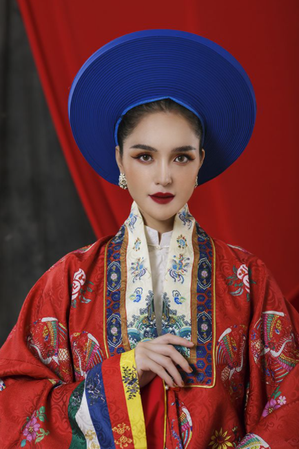 beauty and historical value of vietnamese ancient costumes in nhat binh ao dai