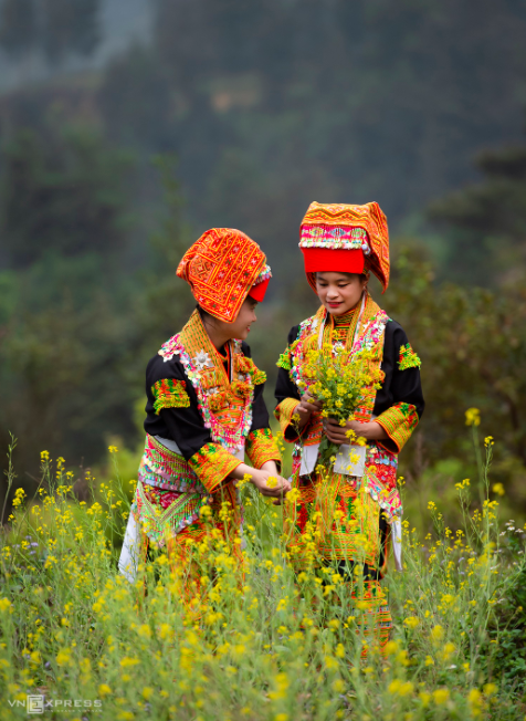 amazing photos depicting everyday lives of dao ethnic locals in mau son