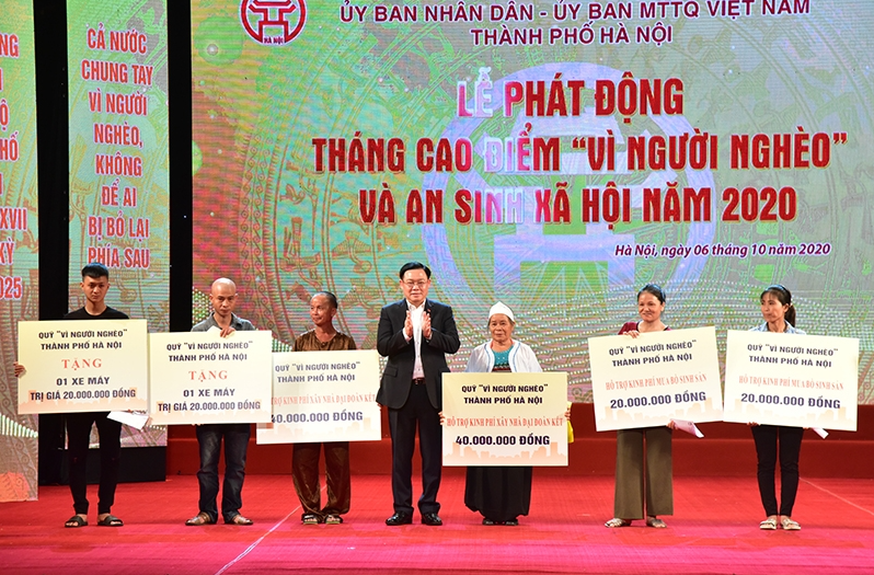 hanoi supports the construction of 7565 houses for poor