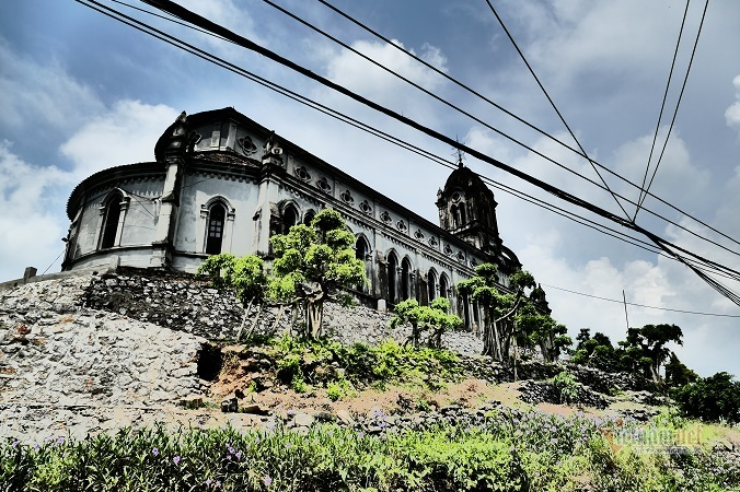 untold story of a 100 year old church on the back of turtle shaped rock