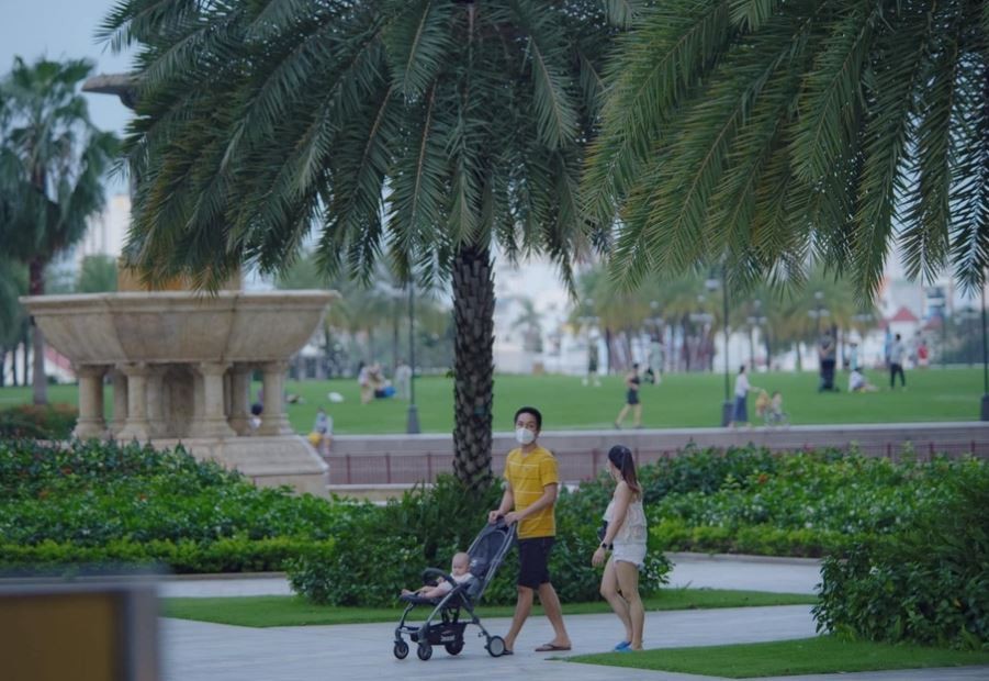 vietnam covid 19 updates october 7 hcm city assists foreigners in difficulties