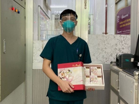 laotian doctor joins anti pandemic force in ho chi minh city