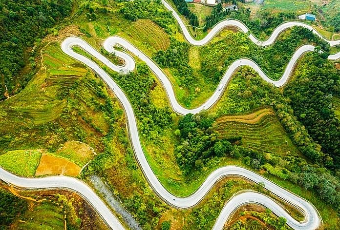 Dangerous Roads of Divine Ha Giang