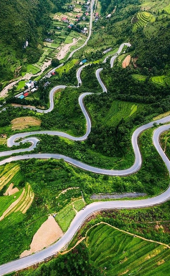 Dangerous Roads of Divine Ha Giang