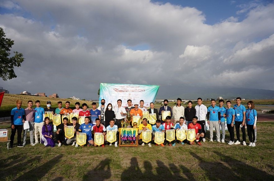 Vietnamese in Japan Raise Covid Funds with Football Tournament