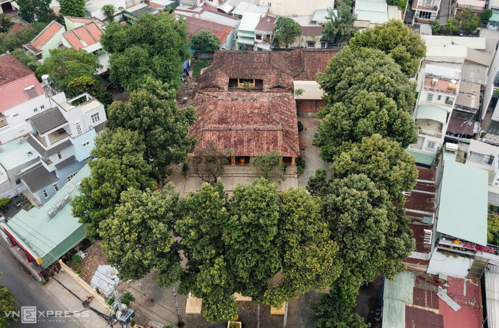 The nearly 200-year-old house to worship the founder of Thu Duc