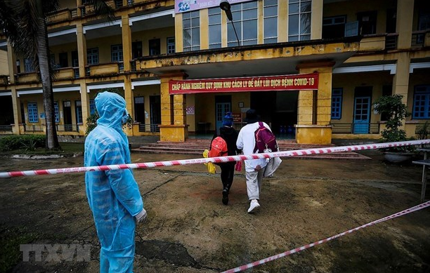 COVID-19 Updates (Nov 19): Miss Vietnam candidates brought rice ATM to workers affected by COVID-19