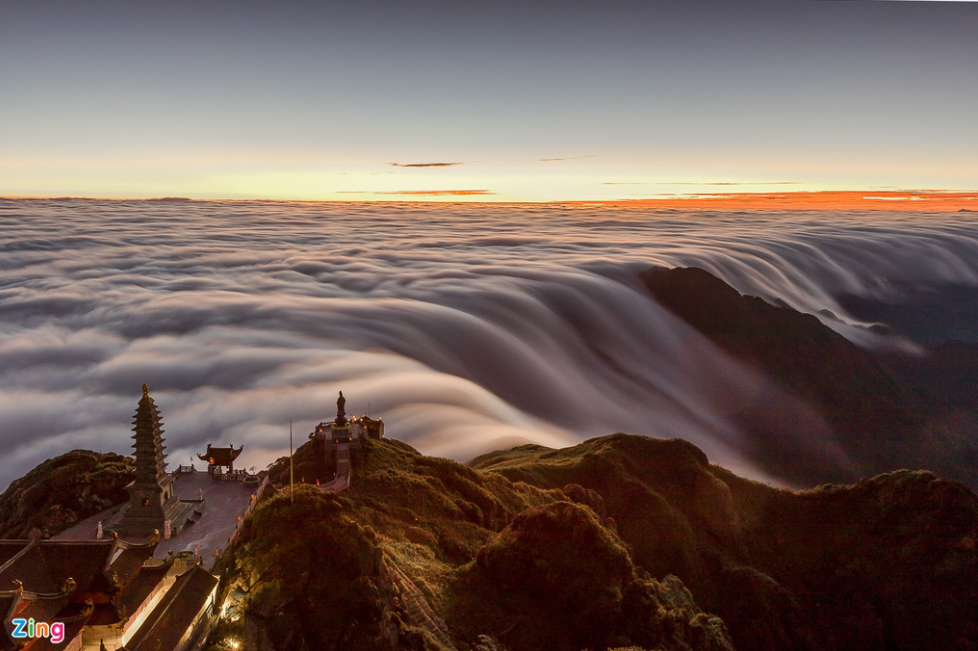 Mesmerizing river of cloud on Indochina's rooftop