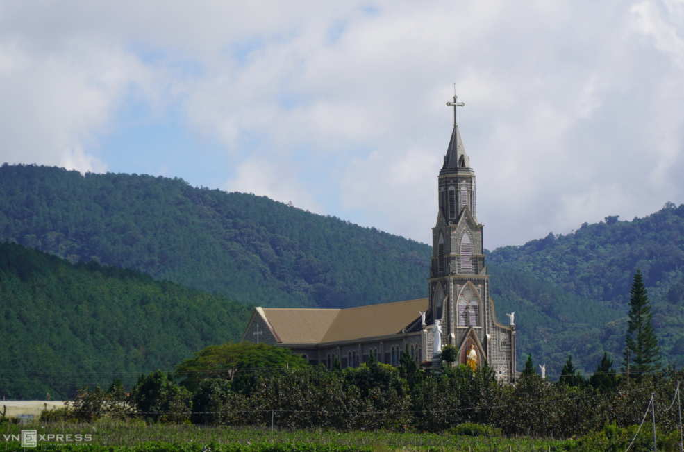 Stunning scenes of Da Lat suburb