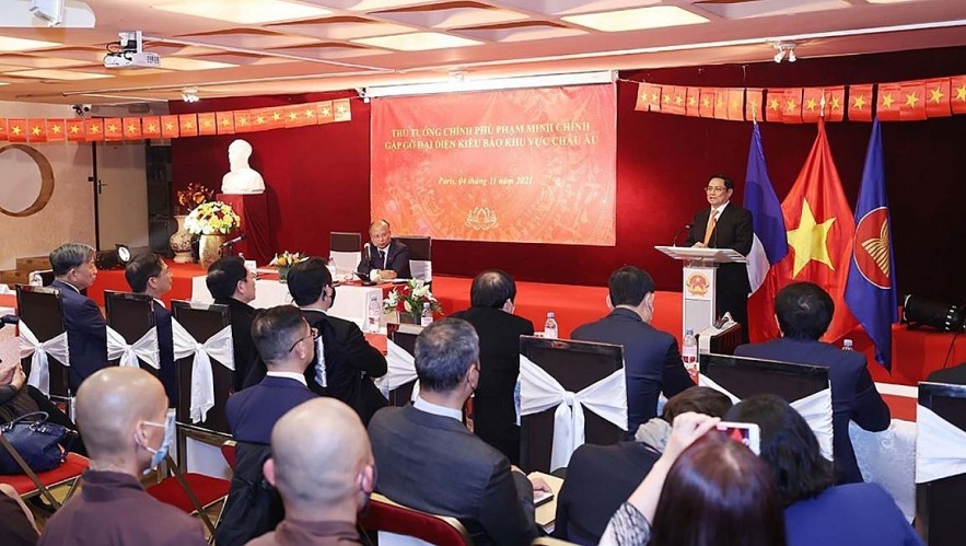 PM Thanks Overseas Vietnamese for Contribution to Homeland