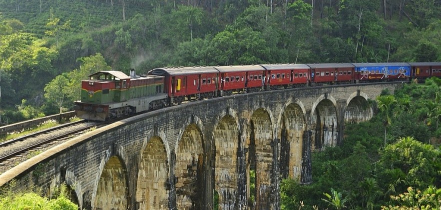 Vietnam's Scenic Train Named in Asian Top 6 Train Journeys for Food, Scenery, Culture