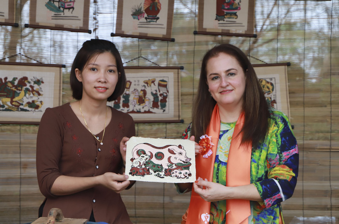 Women's Union tributes int'l friends for 90 years of 5404 capture6