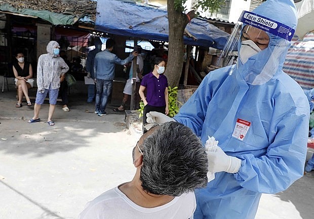 Vietnam Covid-19 Updates (Dec. 4): Daily Count Hits 13,670, Hanoi Infections Reach New Peak