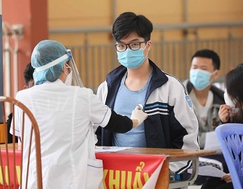 Vietnam Covid-19 Updates (Dec. 4): Daily Count Hits 13,670, Hanoi Infections Reach New Peak