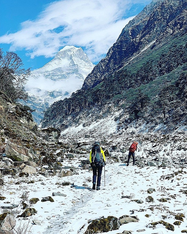 Vietnamese Actress Spreads Positive Energy Through Trekking Trips