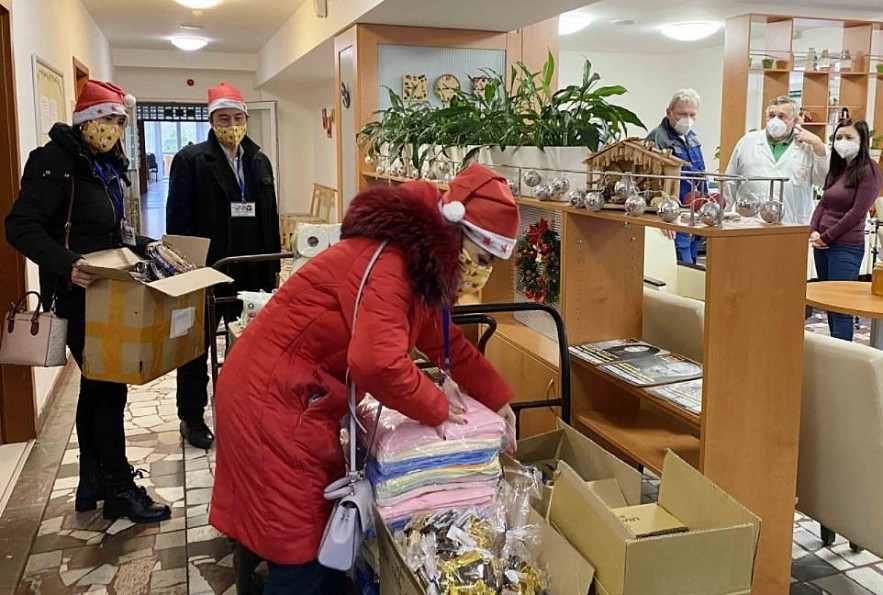 Vietnam - Czech Shelter Spreads Christmas Cheer to the Needy