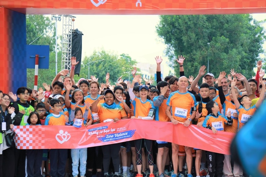 2,000 Runners Unite to Champion a Violence-Free Future for Women and Girls