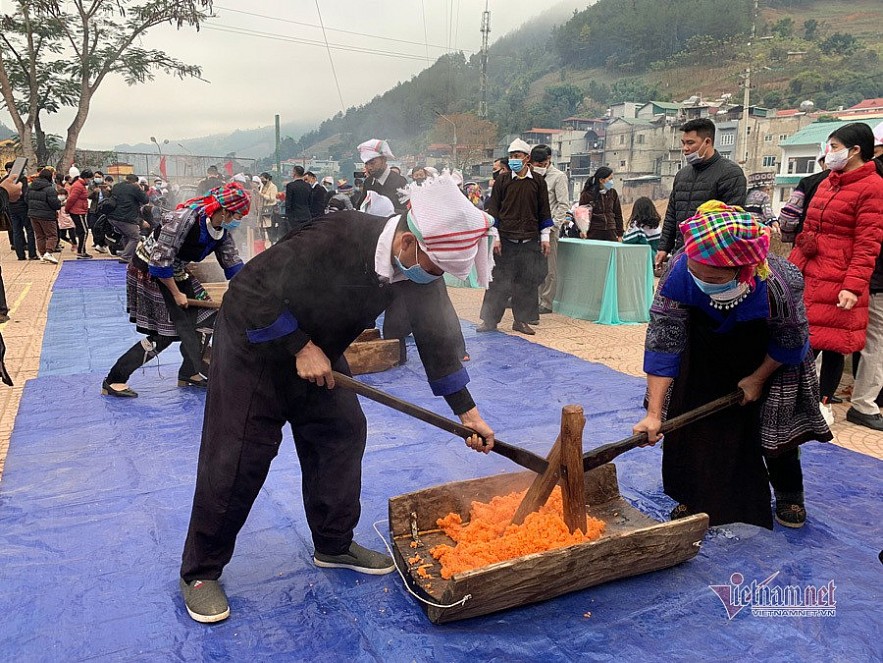 Exquisite Banh Day Pounding Festival in Mu Cang Chai