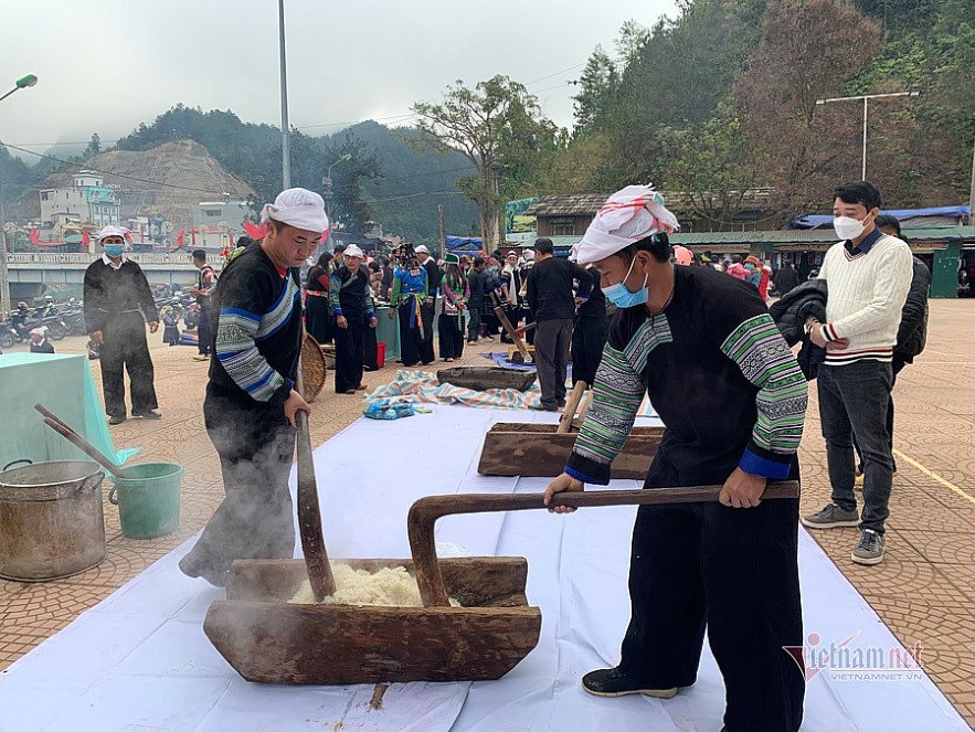 Exquisite Banh Day Pounding Festival in Mu Cang Chai