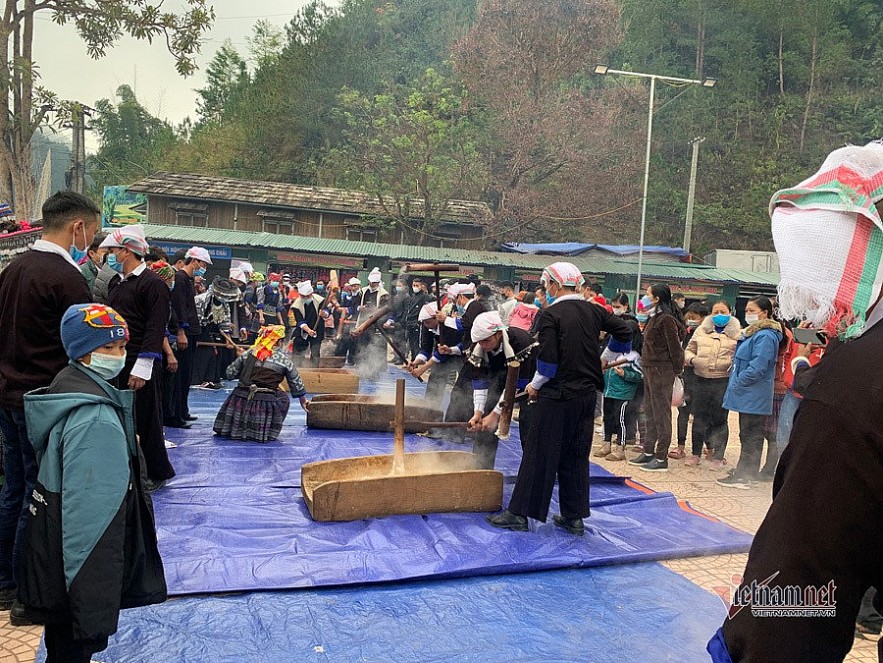 Exquisite Banh Day Pounding Festival in Mu Cang Chai