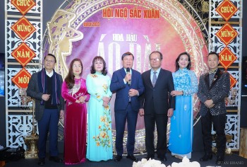 Overseas Vietnamese Promote Ao Dai in European Community