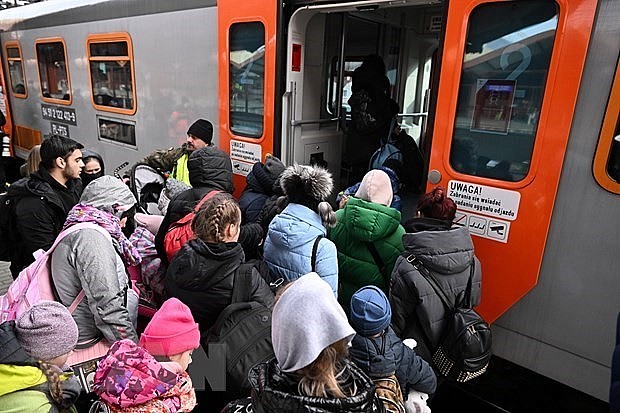 Vietnamese in Ukraine Flee to Poland