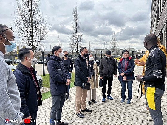VFF leaders visit and work at Borussia Dortmund Academy. Photo: The Thao Online