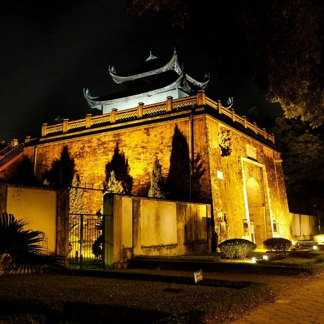 Decoding the Night tour of Mysterious Imperial Citadel of Thang Long