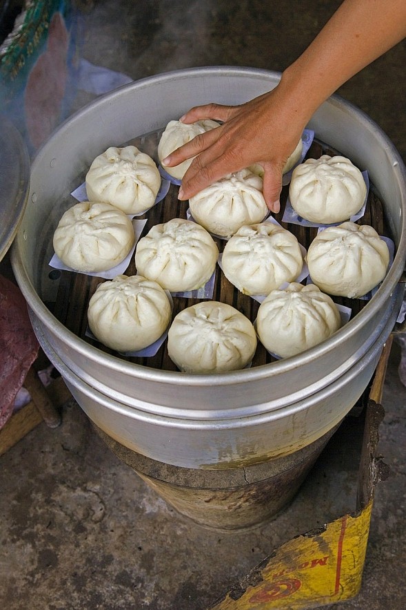 Foreigner's Perspective on Vietnam's Best Street Cuisine
