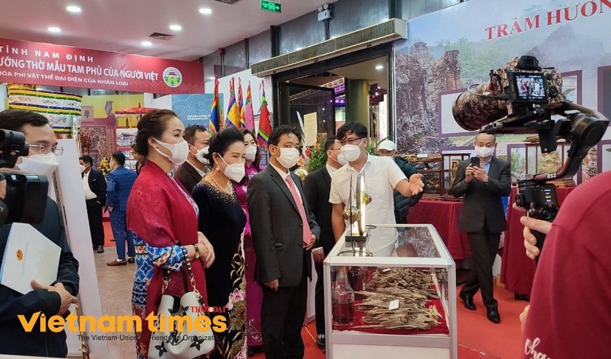 'Vietnamese Cultural Heritage Space' Exhibition Highlights Culture Values During New Normal